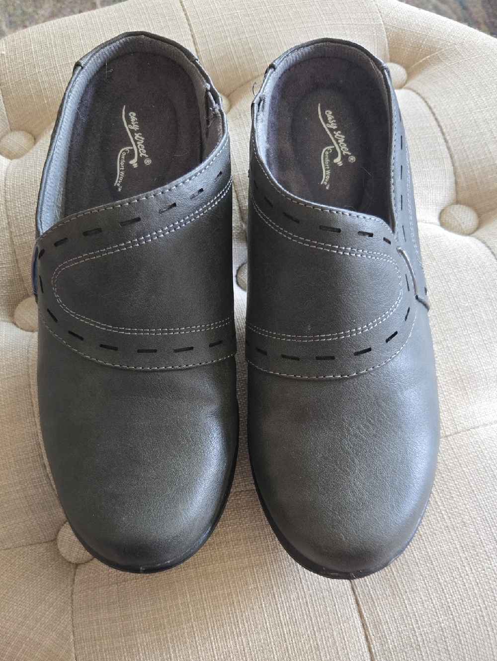 easy street Gray Slip-On Clogs